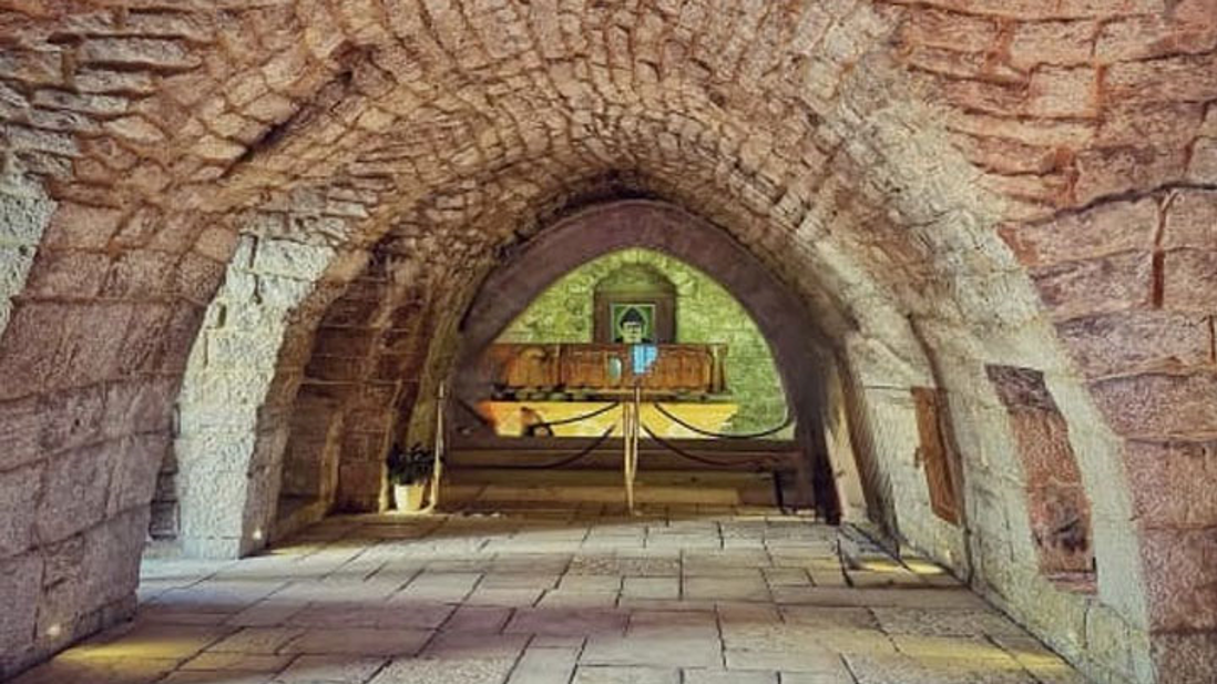 ضريح مار شربل- عنّايا في لبنان لبس حلّته الجديدة استعدادًا لاستقبال قداسة البابا لاون الرابع عشر — The Middle East Council of Churches