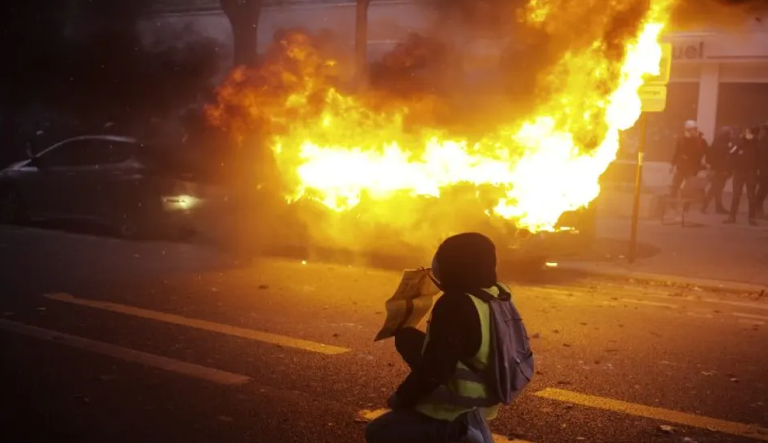 أعمال عنف في باريس ليلة رأس السنة