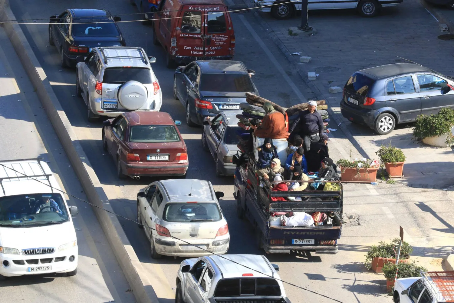 أهالي الجنوب في رحلة نزوح جديدة: قلق وخوف ورفض للحرب