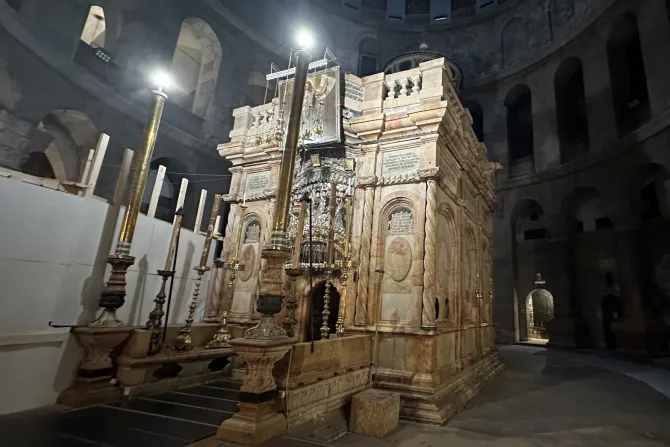 دليل أثريّ في مَجمع كنيسة القيامة… بستانٌ وقبر كما روى الإنجيل